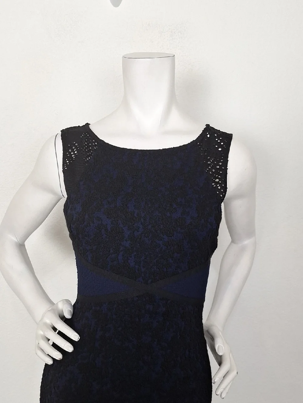 Moulinette Sours Anthropologie Navy Blue Black Larkin Lace Sheath Dress Size 0P